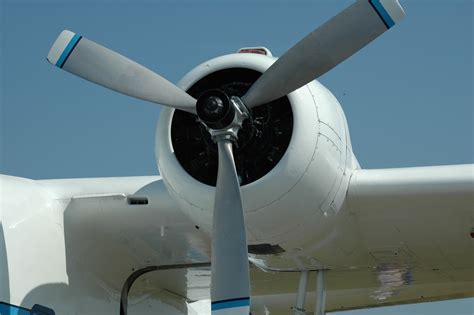 airplane propeller .